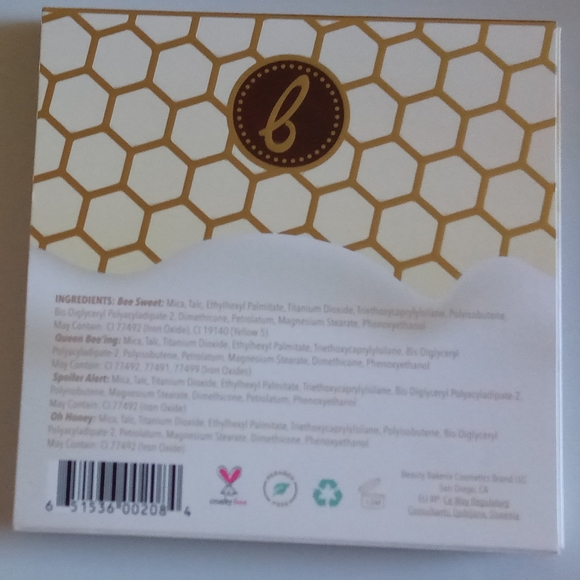 (RELISTED) ✨ HP ✨ Milk & Honey ✨ Highlighter Palette ✨ - Picture 2 of 2